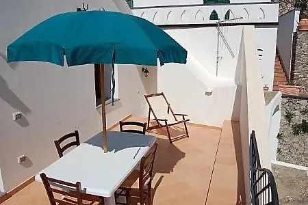 Sleeps 4 Air Con Wifi *